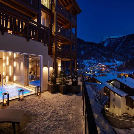 With Fascinating Views Over Apartament *
